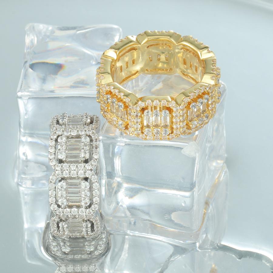 18K/White Hip Hop Cut Halo Ring Tripodjewelry