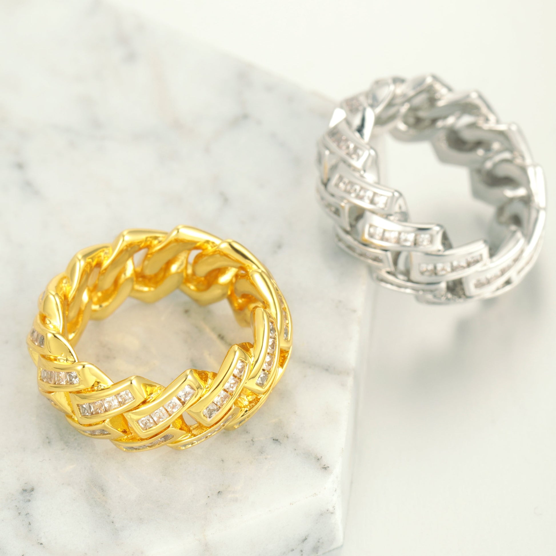 Iced Cuban Link Ring 18K/White Gold Plated Tripodjewelry
