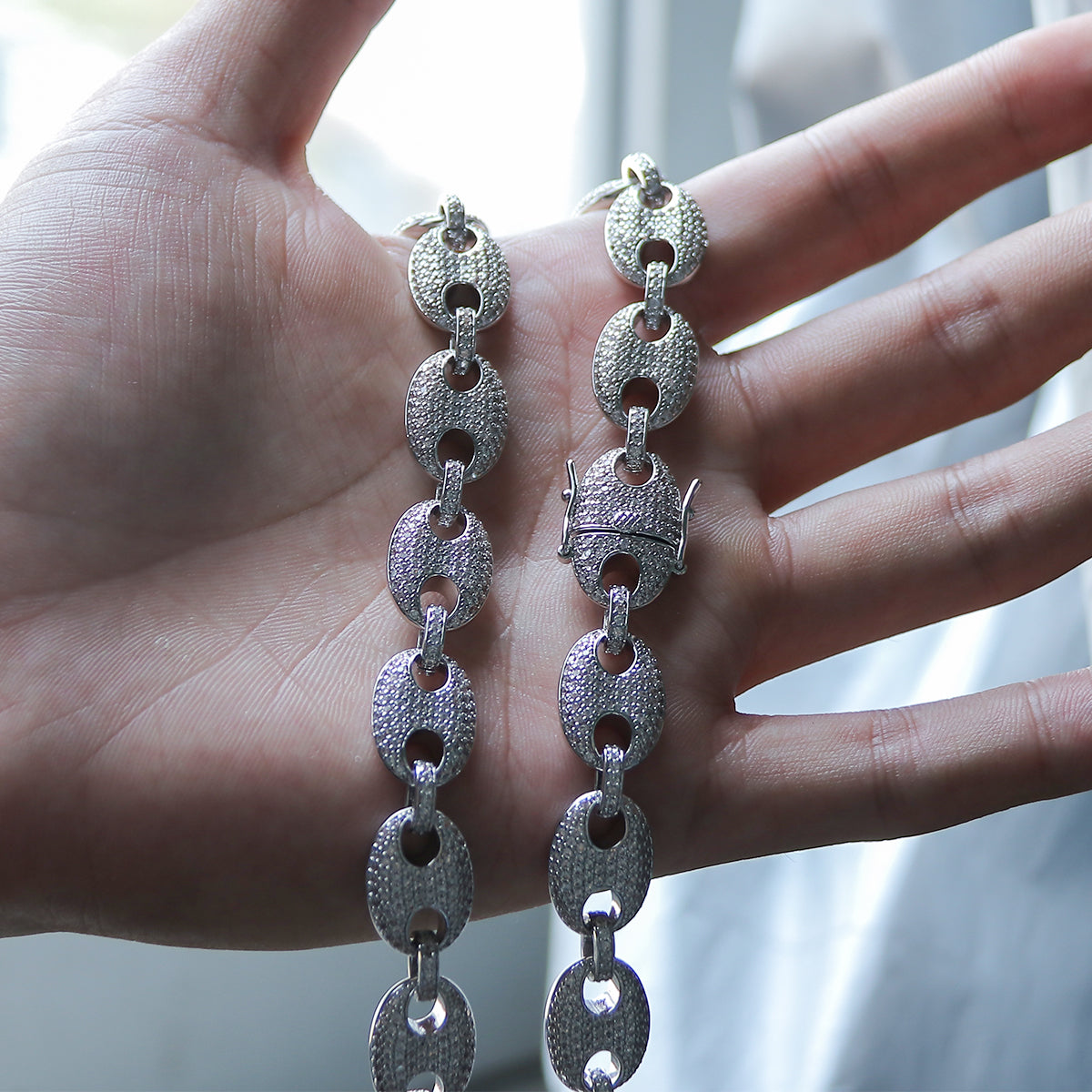 Round Diamond Double Hole Connection Necklace TRIPOD JEWELRY