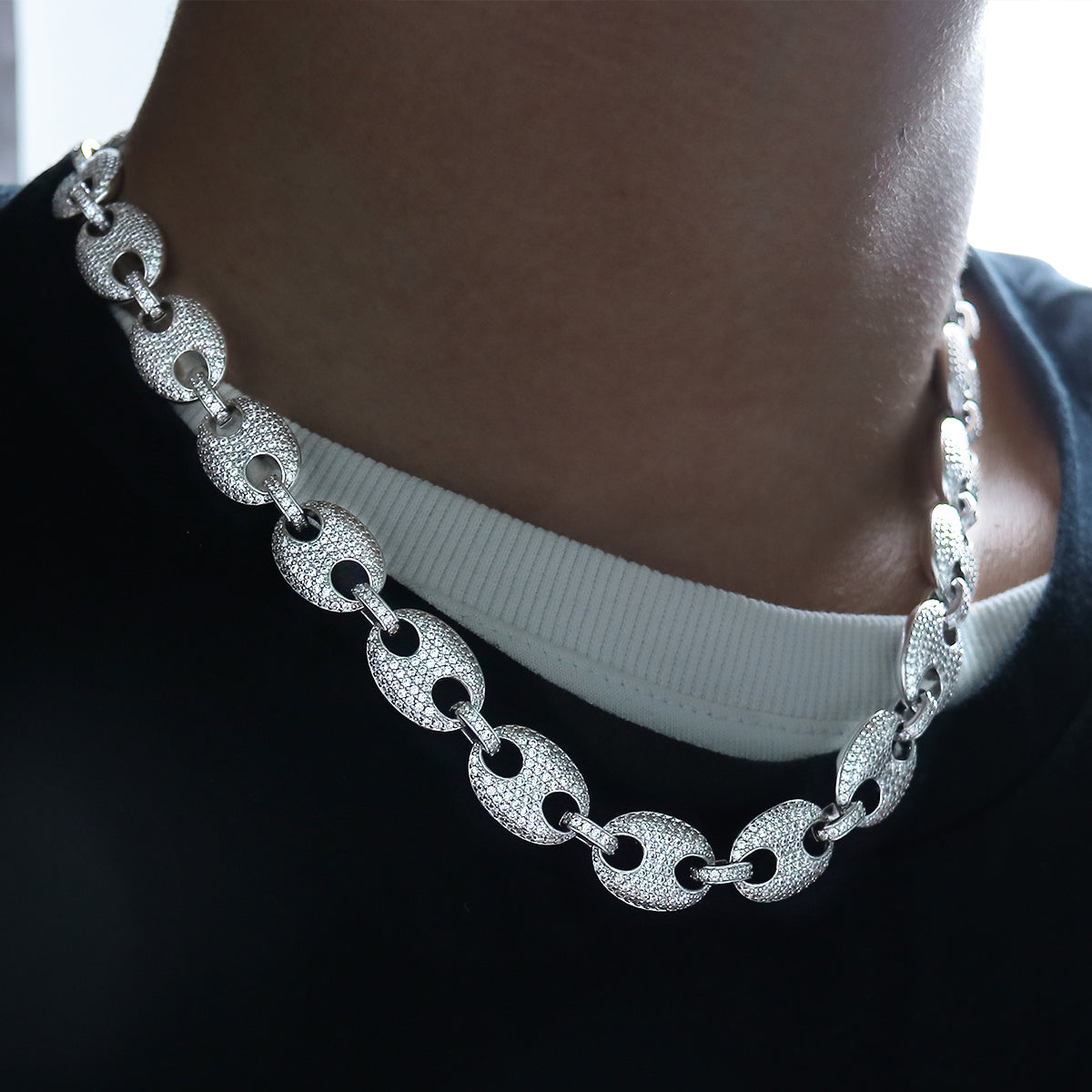 Round Diamond Double Hole Connection Necklace TRIPOD JEWELRY